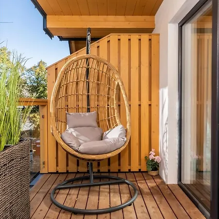 Udanypobyt Modrzejewska 16 *