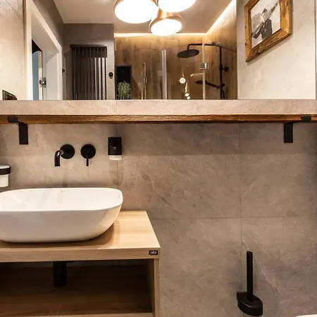 Apartment Udanypobyt Modrzejewska 16 *